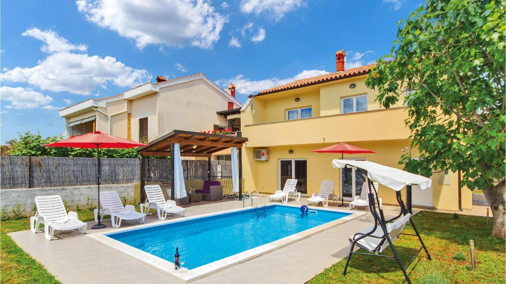 Stunning Home In Pula With Wifi 0*,  Chorvatsko